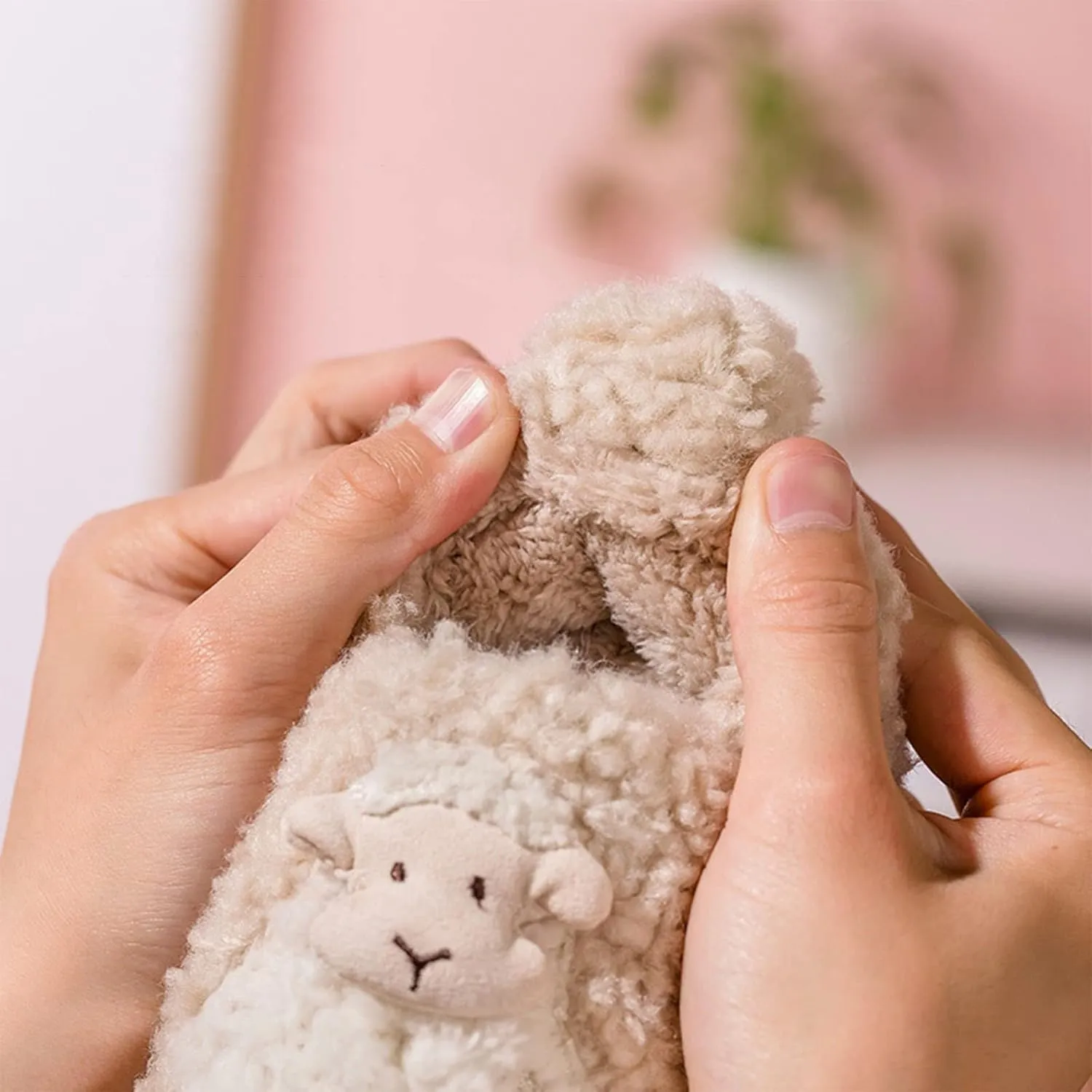 Autumn And Winter Cute Boys And Girls Slippers Flat Bottom Soft Comfortable Warm Cartoon Sheep Foam House