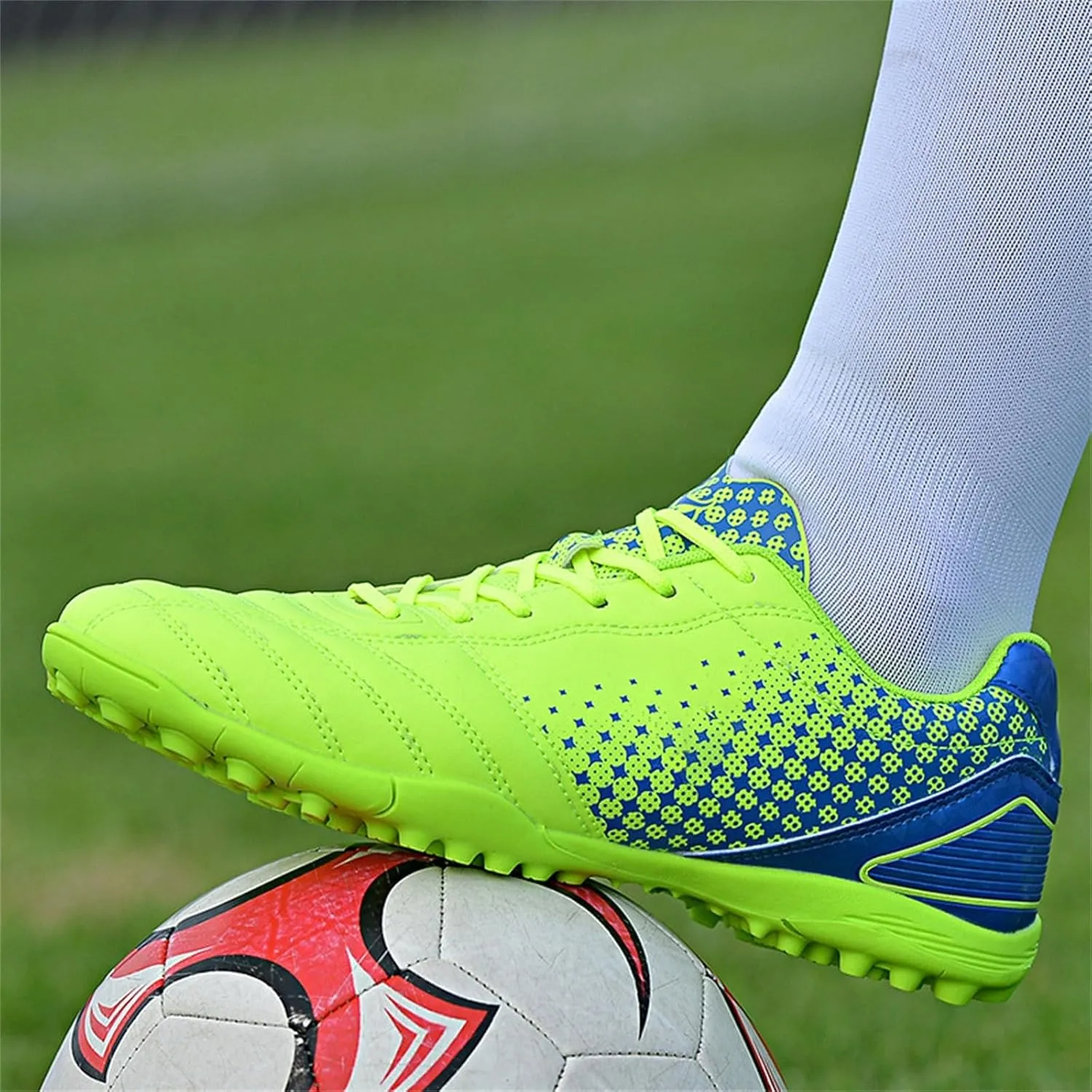 Boys Girls Soccer Cleats Kids Football Shoes High Top Training Youth Football Cleats Outdoor Athletes Shoes