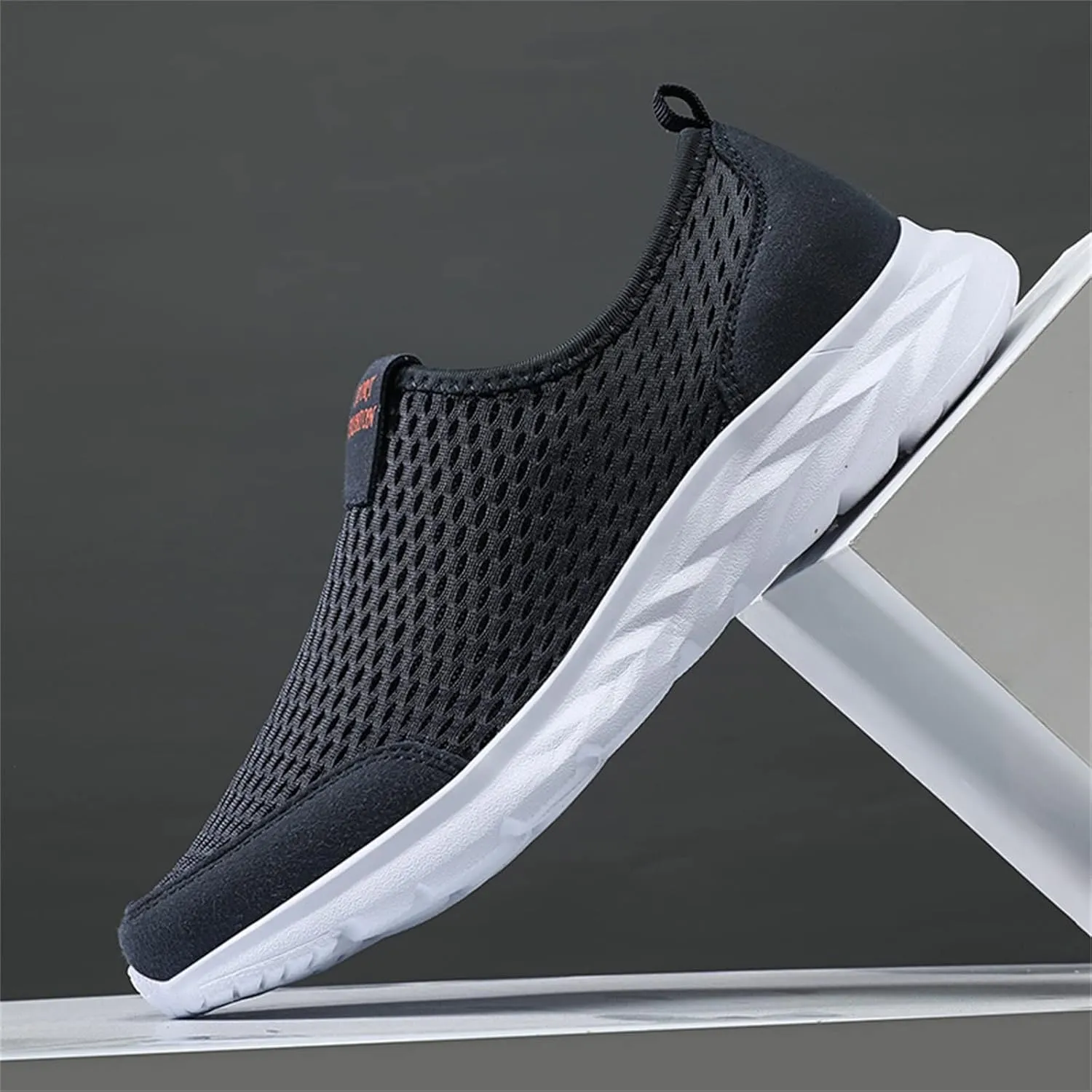 Breathable Walking Shoes for Women Stretch Cushion Sports Shoes Lightweight Flying Mesh Shoes for Elderly Women