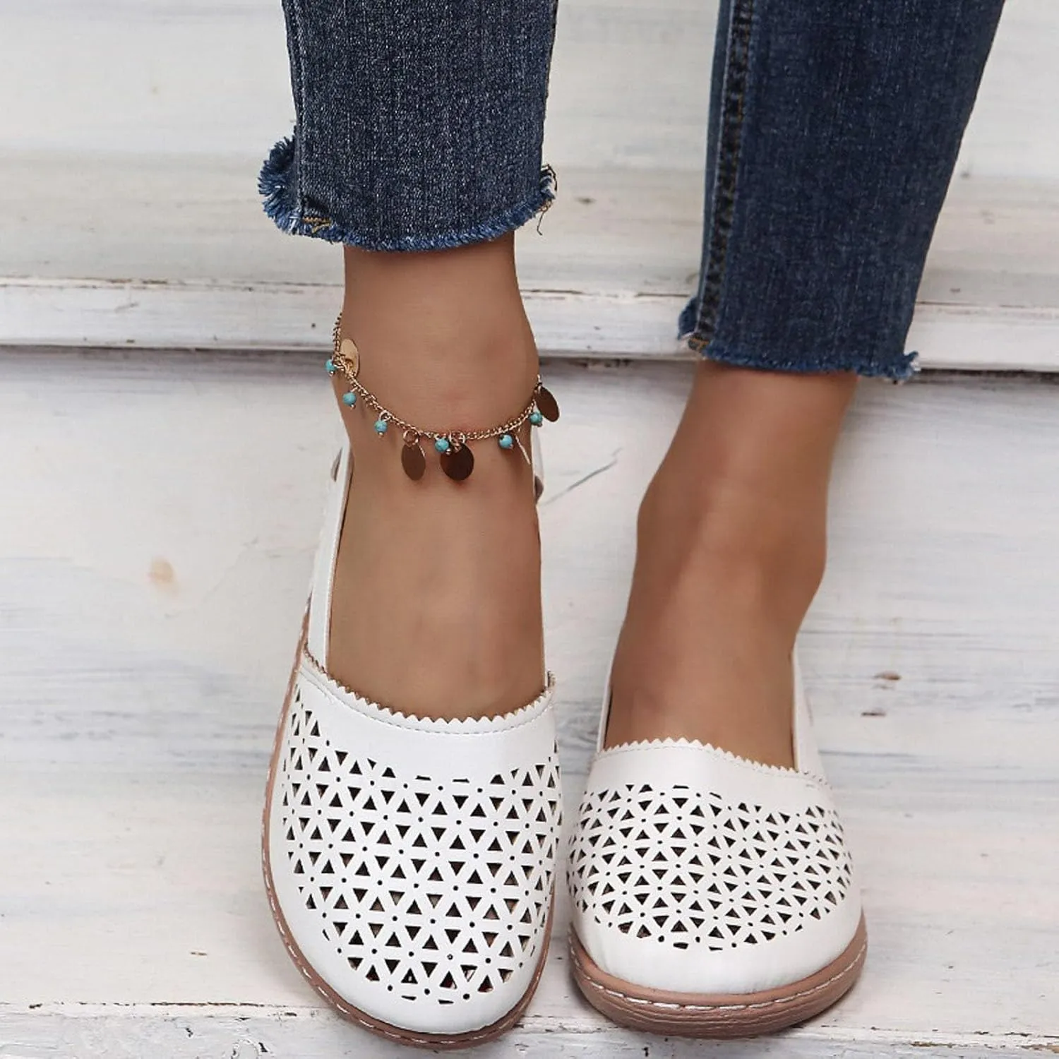 Casual Sandal Women's Closed Toe Flat Shoes Fashionable Casual Hollow Outer Wear Light Breathable Shoes