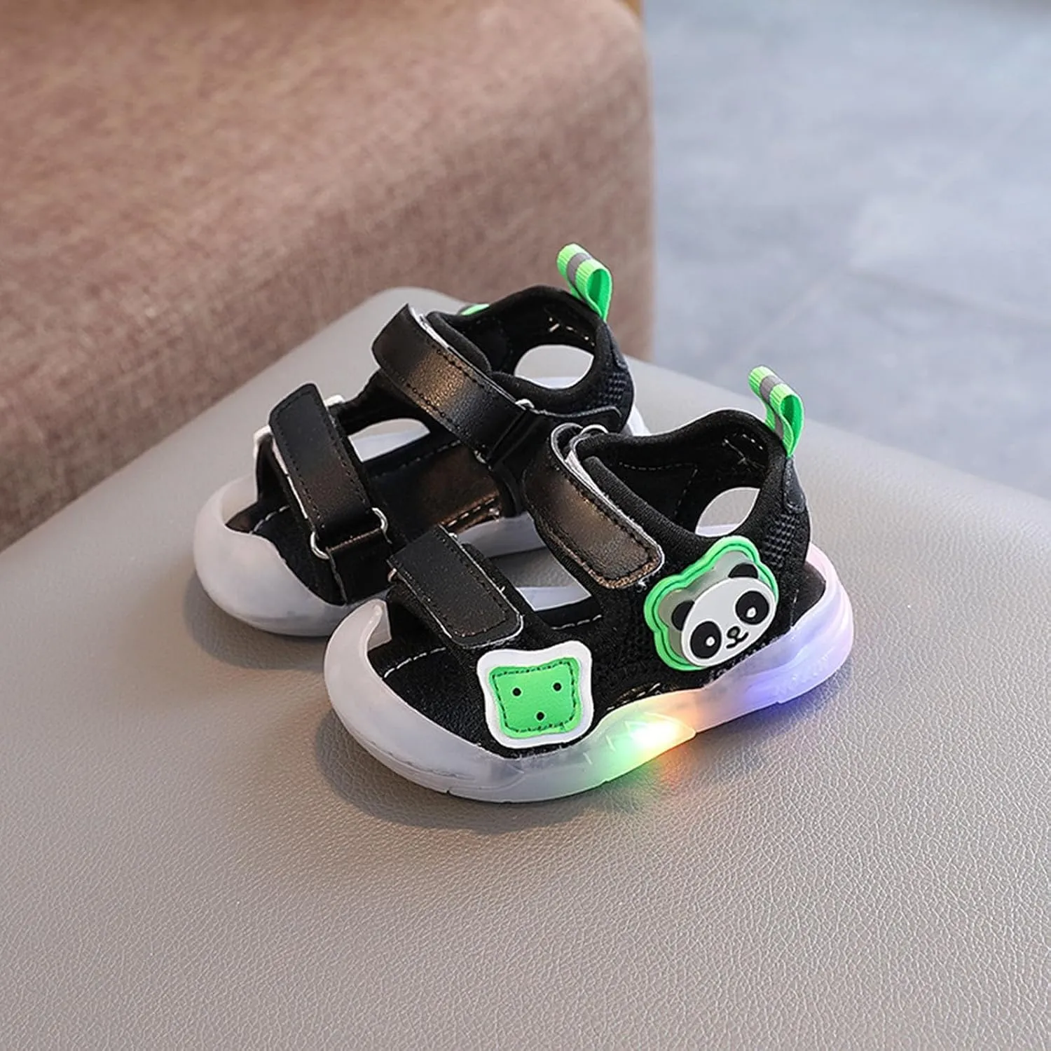 Children Light Up Shoes LED Light Up Water Shoes Non-slip Adjustable Strap Baby Sandals Lightweight Soft Sole Shoes