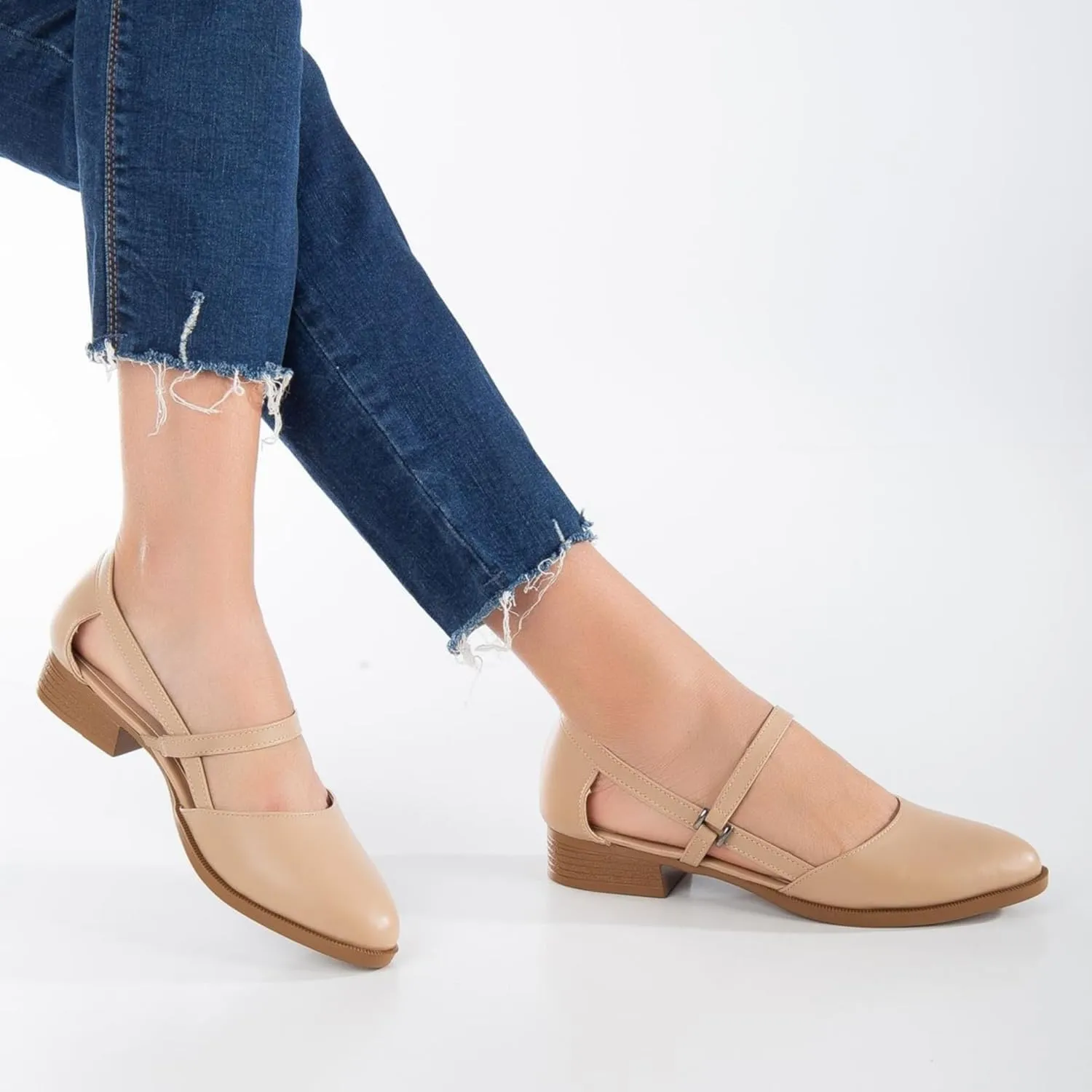 Derimi'O Mary Jane Shoes Women - Elegant Low Heel Mary Janes - Comfortable and Stylish Mary Jane Flats for Everyday Wear - Classic Design Mary Jane Pumps with Secure Strap