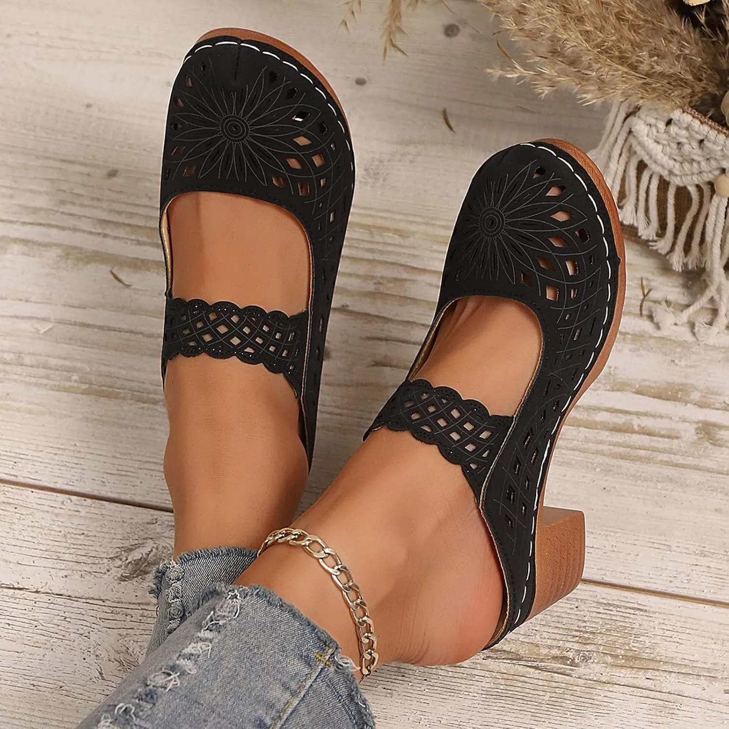 Dressy Summer Heel Fashionable And Versatile Women's Slippers Thick Mid Heel Soft Sole Hollow Closed Toe Casual Sandals