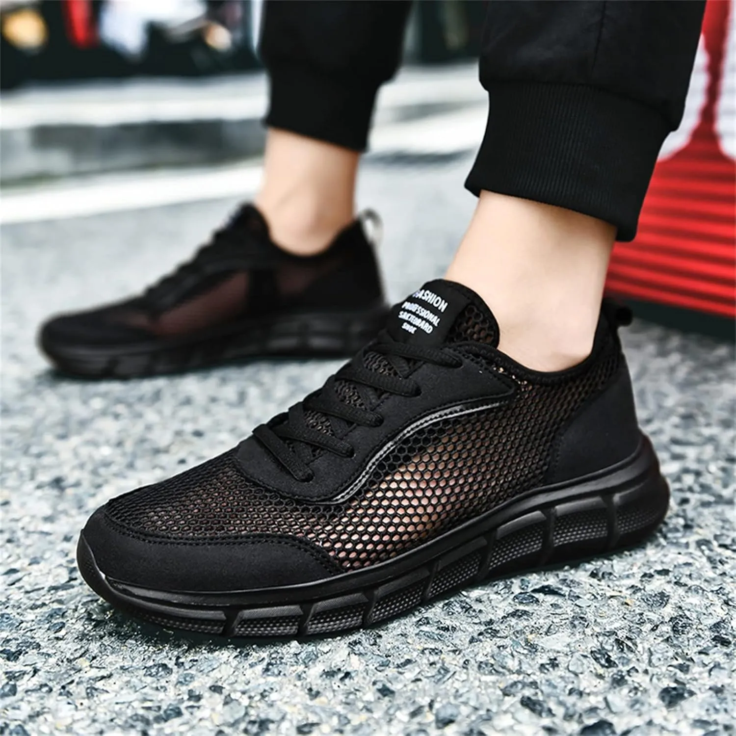 Fashion Spring and Summer Men Sports Shoes Flat Bottom Lightweight Fly Woven Mesh Hollow Mens Sneaker Boots Low Top Men's SPO
