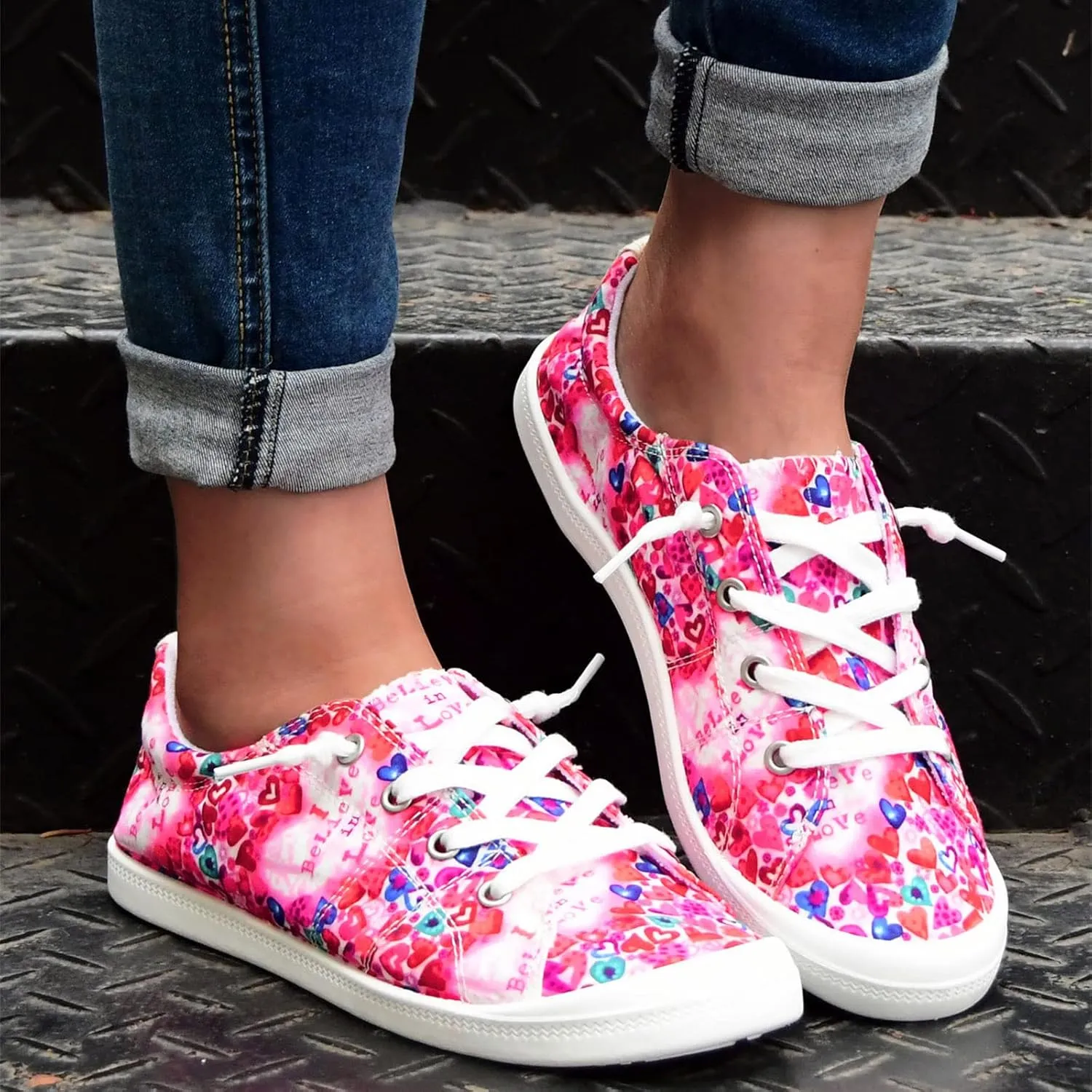 Gumipy Women's Canvas Shoes Valentine's Day Lace-Up Loafers Love Heart Print Sneaker Comfortable Lightweight Walking Shoes