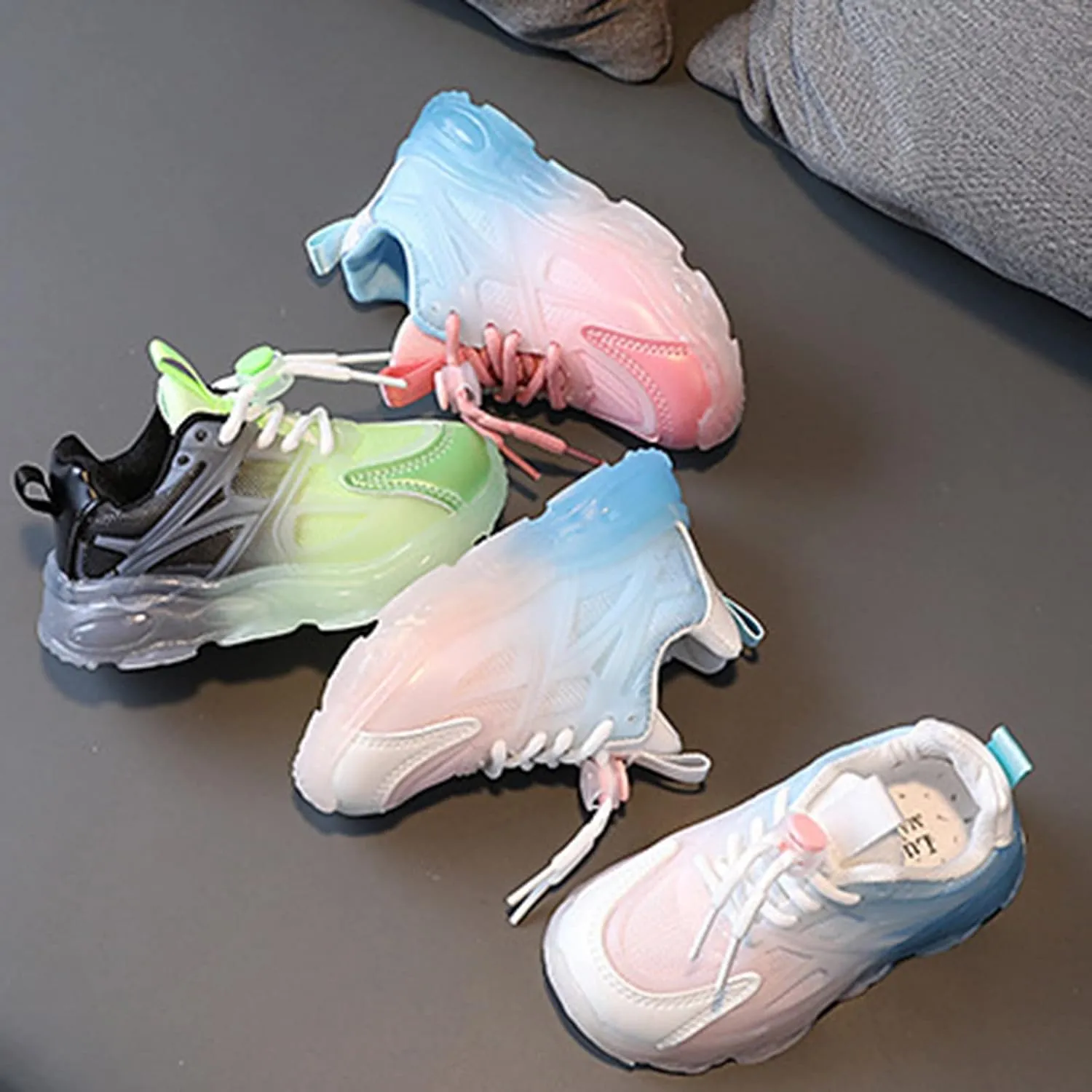 Infant Light Up Shoes Toddler Boys Girls LED Lightweight Mesh Walking Shoes Children Kids Breathable Tennis Shoes