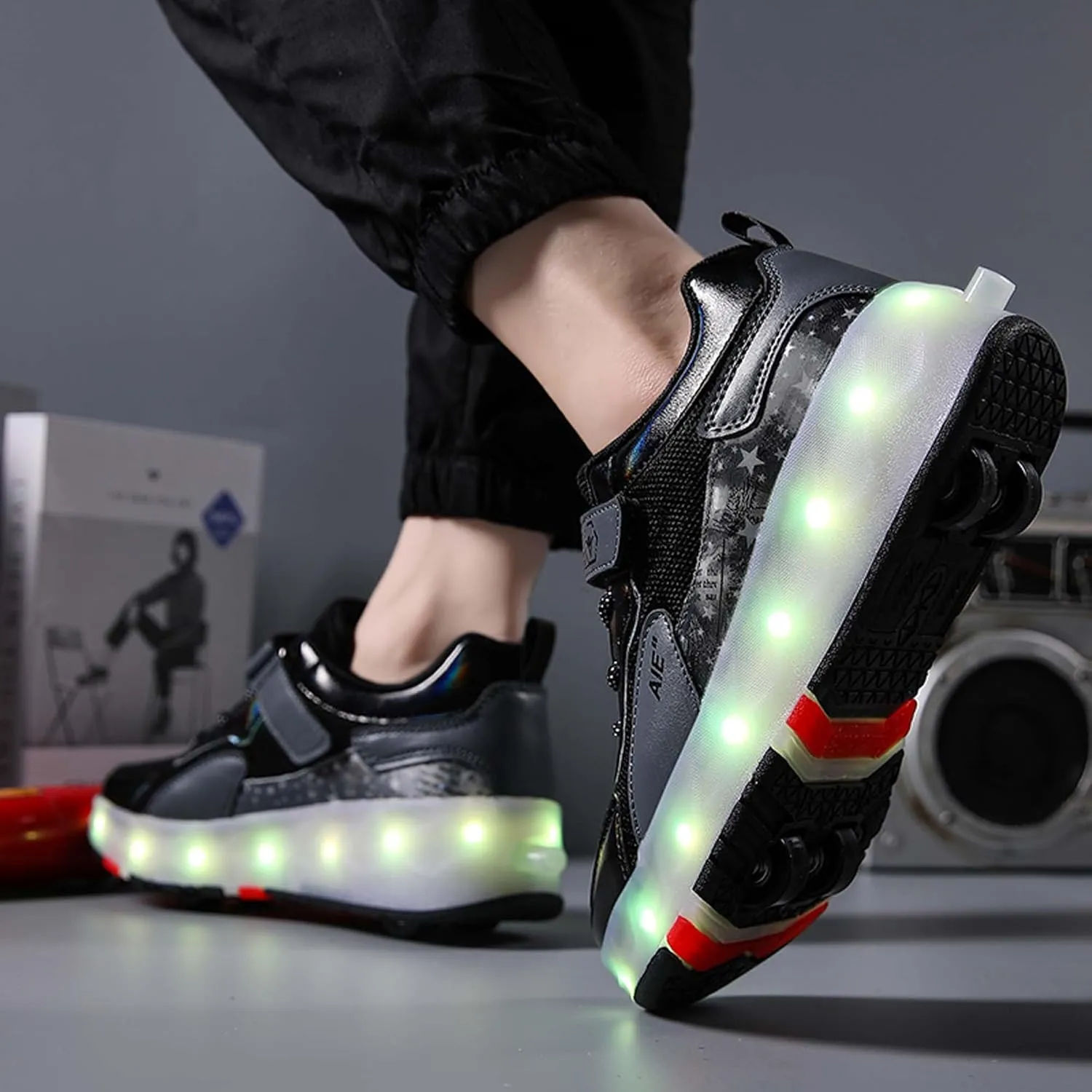 Kids Roller Skating Shoes Casual Walking Shoes Boys Shoes LED Colorful Luminous Shoes USB Charging Detachable Pulleys Suitable for Beginners in roller Skating Sports