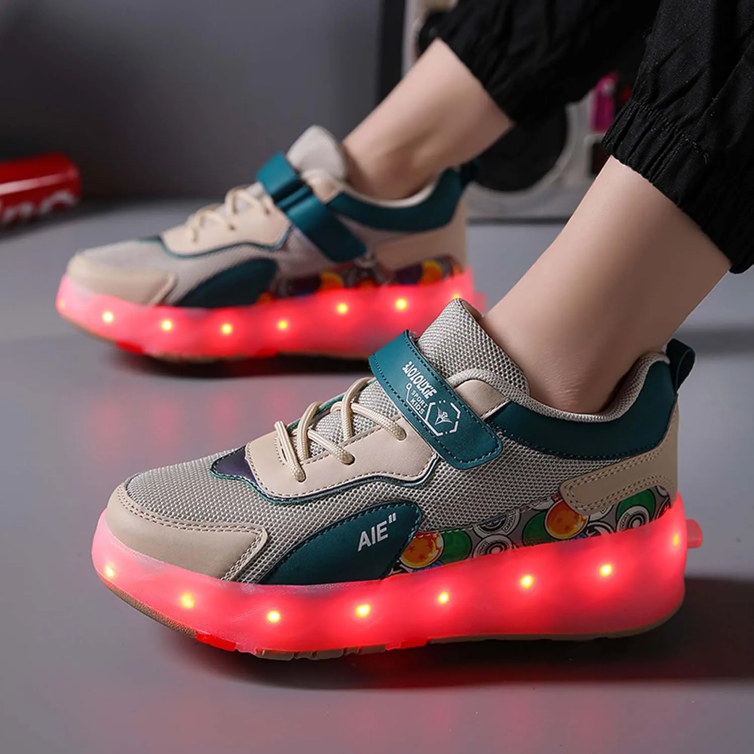 Kids Roller Skating Shoes Casual Walking Shoes Boys Shoes LED Colorful Luminous Shoes USB Charging Detachable Pulleys Suitable for Beginners in roller Skating Sports