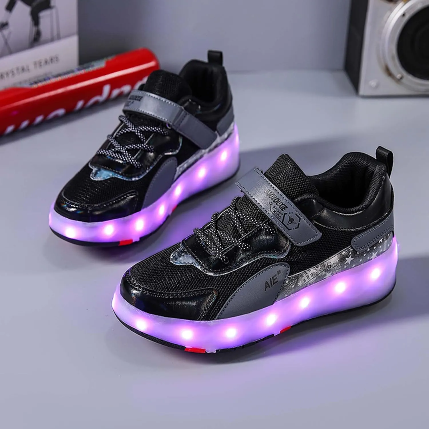 Kids Roller Skating Shoes Casual Walking Shoes Boys Shoes LED Colorful Luminous Shoes USB Charging Detachable Pulleys Suitable for Beginners in roller Skating Sports