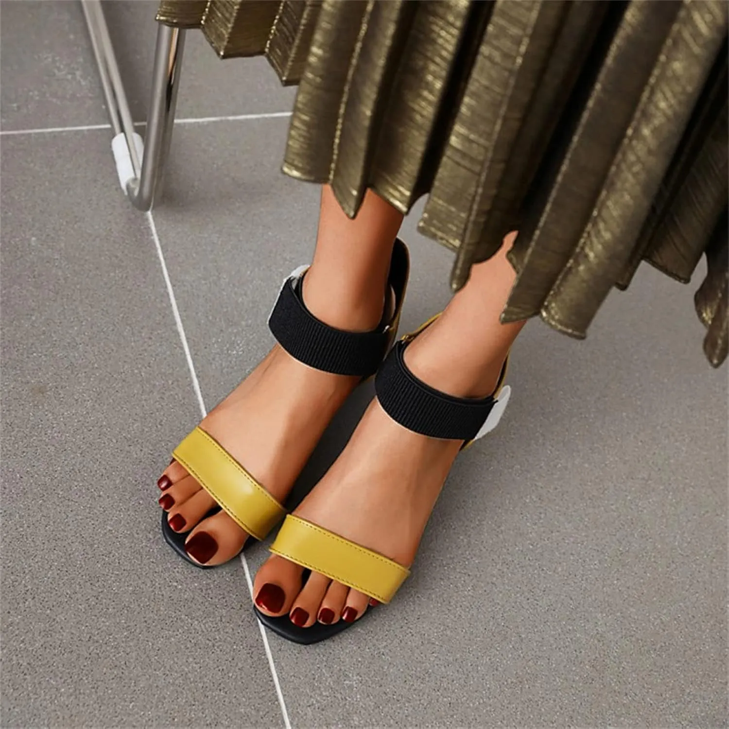 Ladies Fashion Blocking Leather Open Toe Hook Loop Thick High Heeled Sandals Thong Sandals for Women Sling Back Shoes