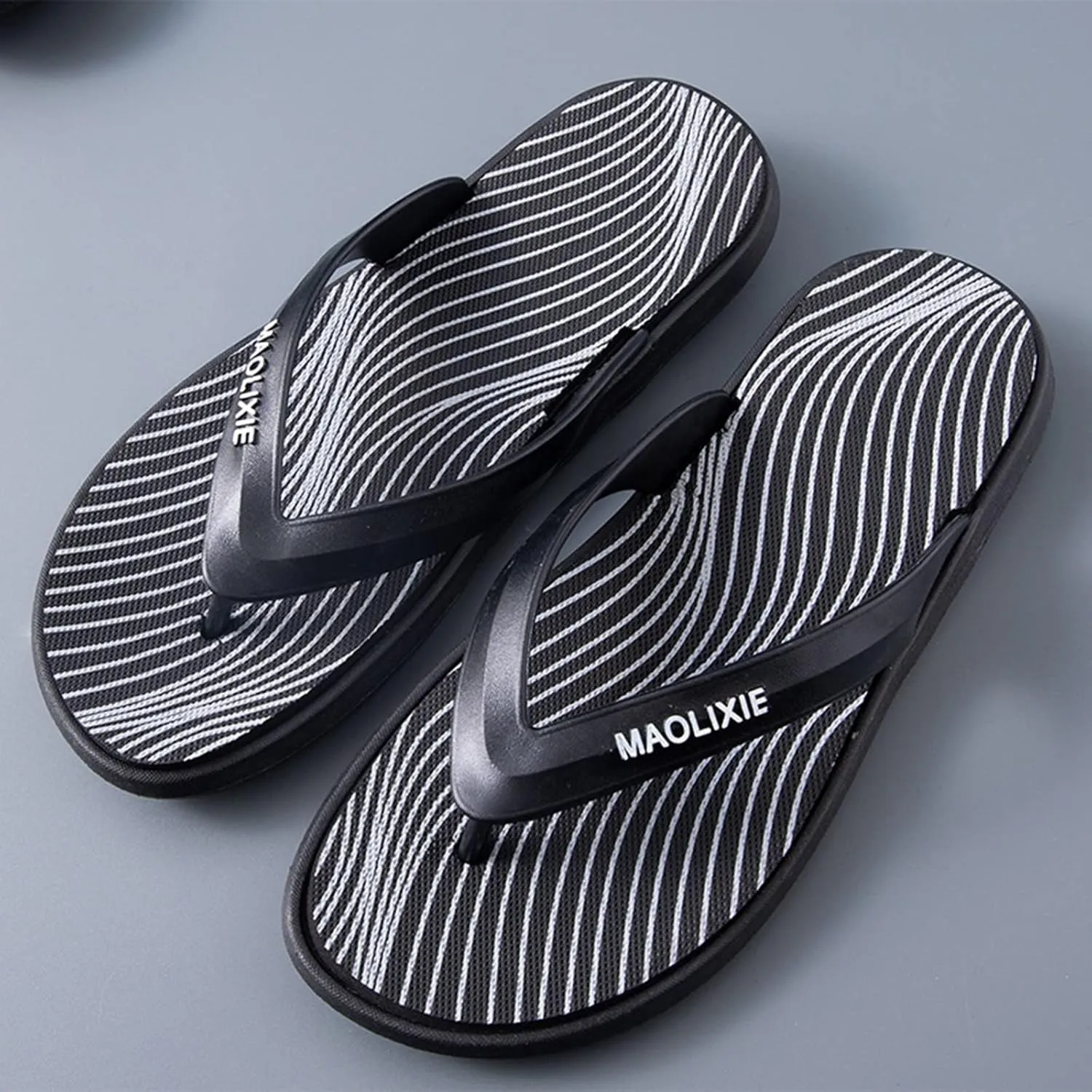 Men Sandals Flip Flops Fashion Casual Personality Slippers Comfortable Wear Breathable Flip Flops for Men Shower