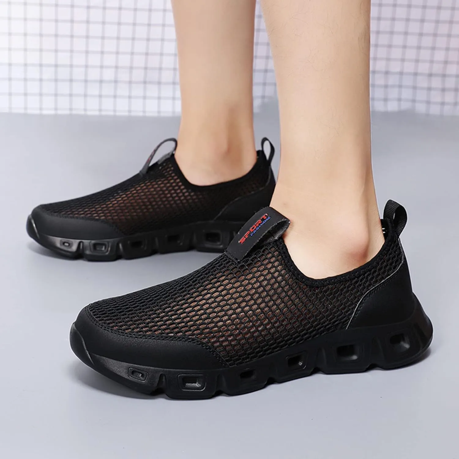 Men Sports Shoes Couple Shoes Fashionable New Pattern Hollow Mesh Breathable Comfortable Sports Mens Slip on Sneaker Men's Sa