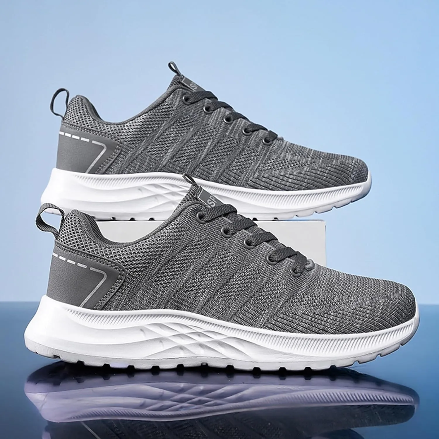 Men Sports Shoes Fashionable Couple Style Simple and Solid Color Thick Bottomed Flat Mesh Fashion Sneaker Shoes for Men Men's