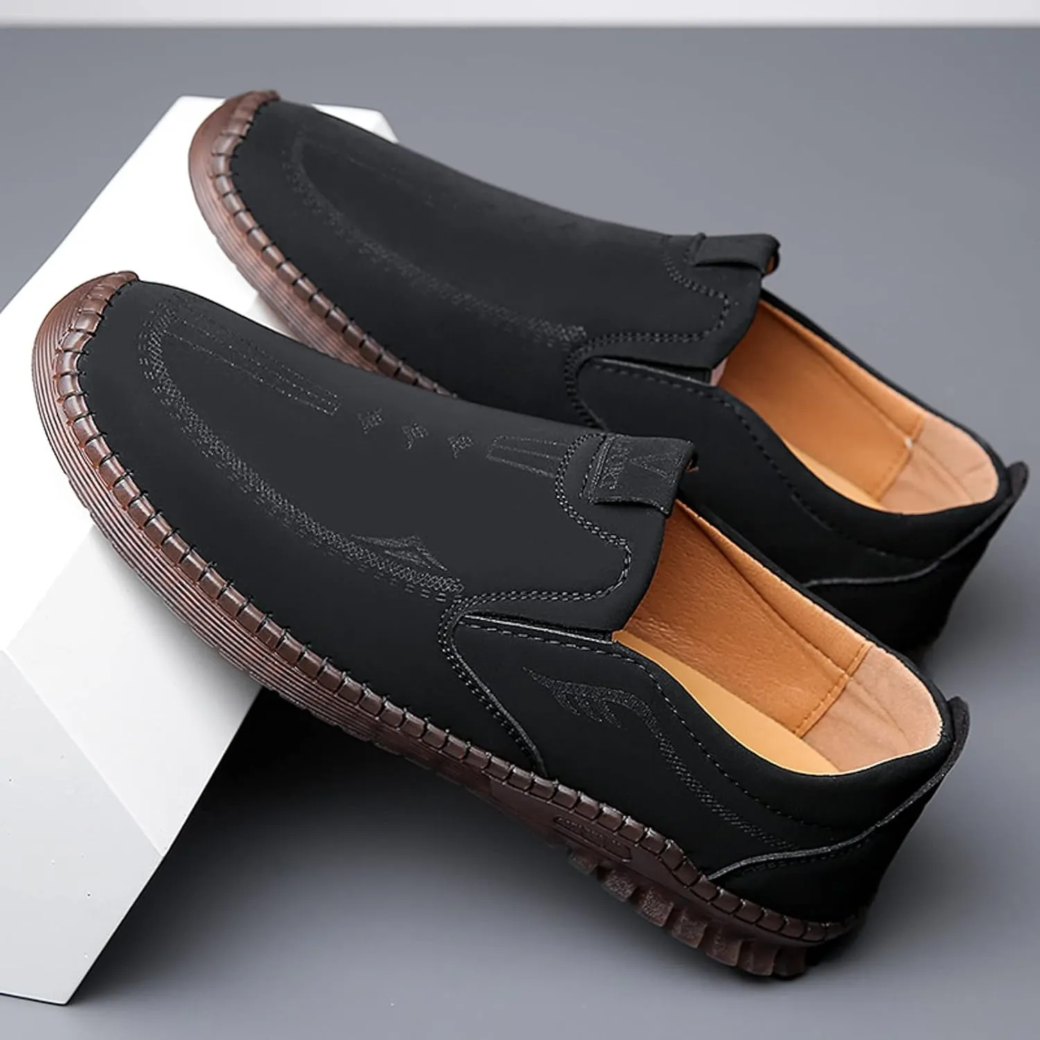 Men's Slip on Walking Shoes Comfy Knitted Memory Foam Breathable Mesh Fashion Sneakers Non Slip Travel Jogging Athletic Running Shoes