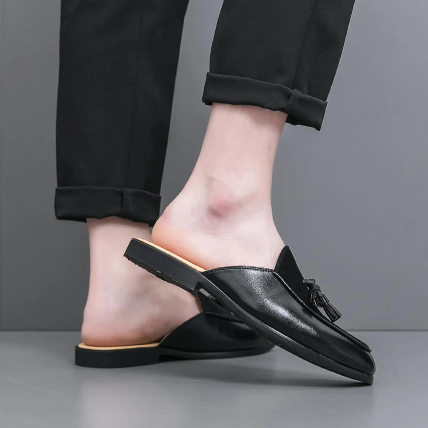 Men's Suede Tassel Dress Mules Retro Fashion Round Toe Anti-Slip Low Heel Slip On Clog Slippers Casual Backless Flat Loafers