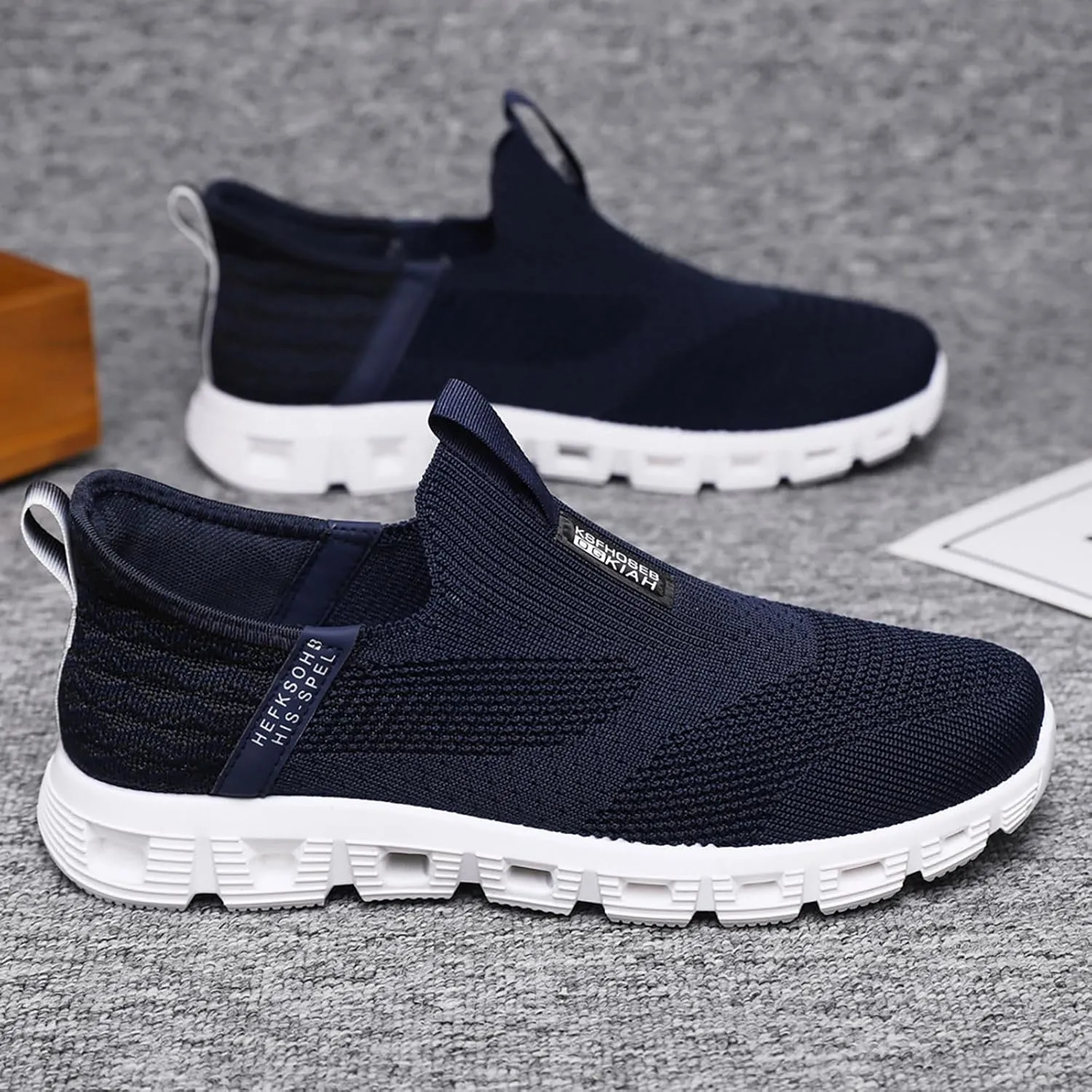 Sports Shoes for Men's Autumn New Outdoor Leisure Flying Weaving Mesh Sports Shoes Foreign Low Top Shoes Men Casual Men's San