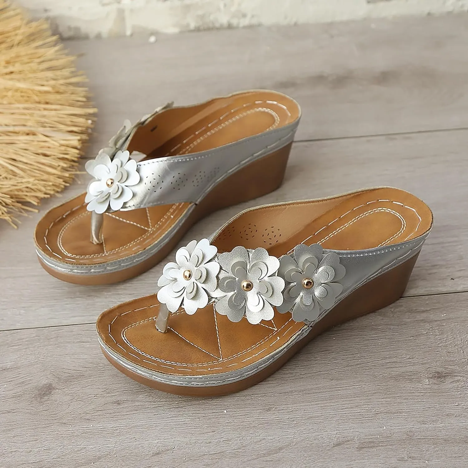 Summer Sandals for Women Platform Flip Flops Arch Support Sandals Fashion Flowers Slip On Flip Flops 2025