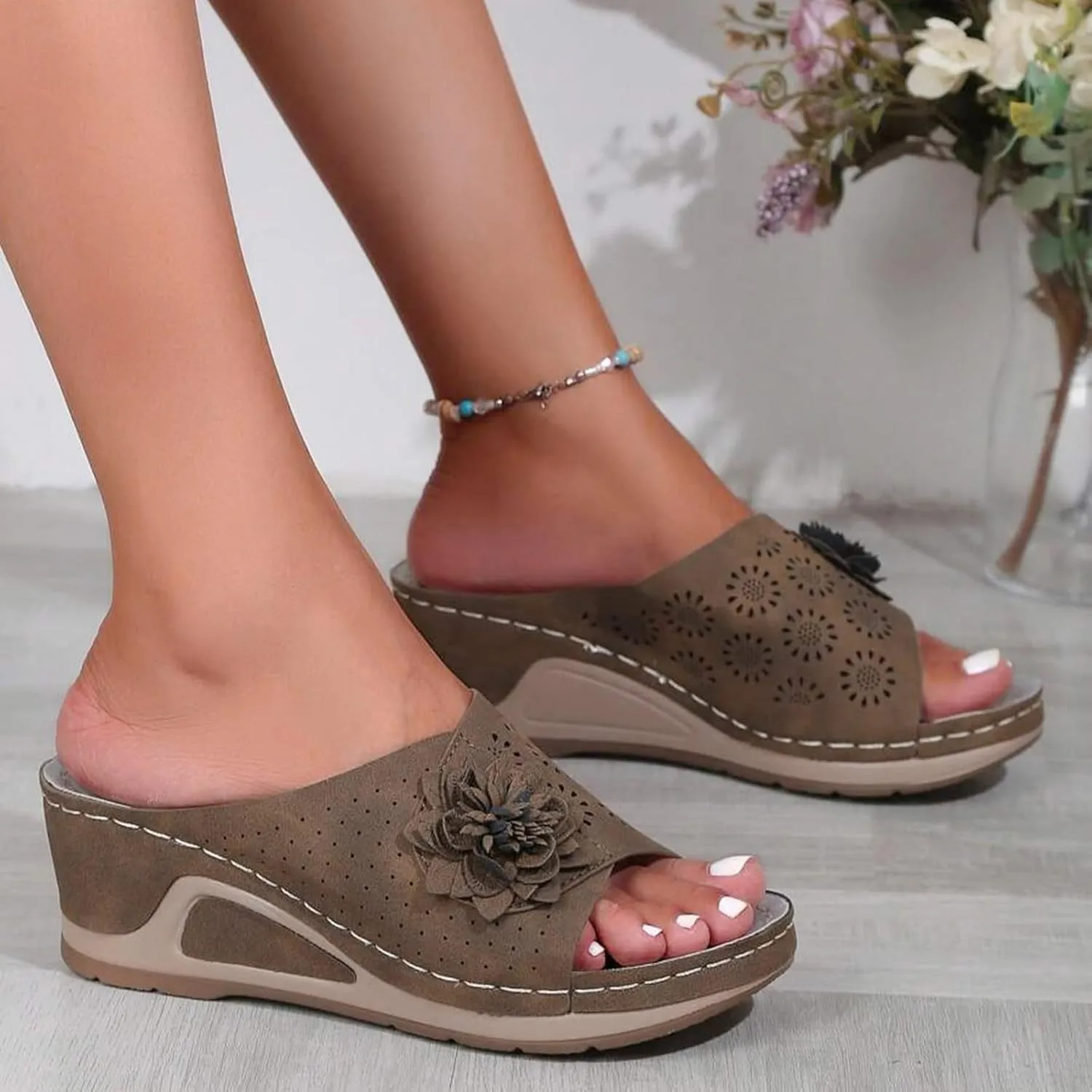 Wedge Sandals for Women Hollow Out Flower Sandal Women's Leather Soft Insole Orthopedic Arch Support Sandals Bohemian Casual Comfy Slides Flat Beach Shoes Moccasins Dressy Open-Toe Wedge Sandal