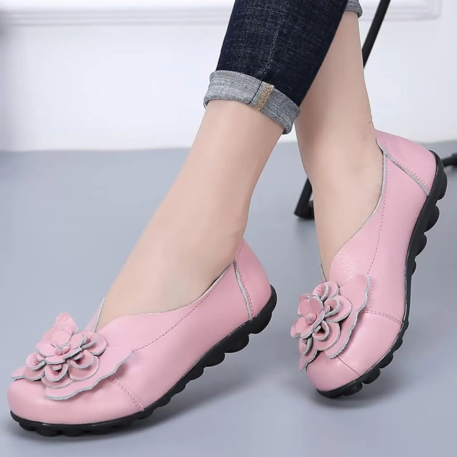 Women's Leather Loafers Comfortable Flat Shoes Slip On Round Toe Wide Width Loafers Comfortable Walking Working Driving Long Standing Fashion Soft Cushion Shoes